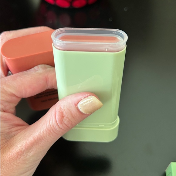 Romantic Rain On-the-Glow Blush - Pink Shade 01 NIB - Picture 4 of 10